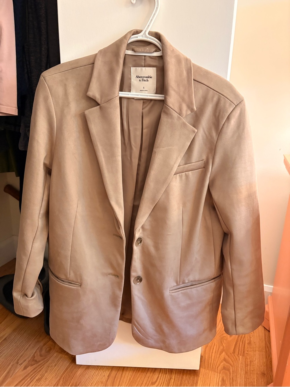 Abercrombie & Fitch Women’s Taupe Suede Blazer